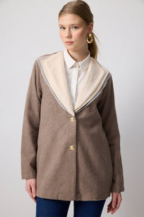 Giacca in feltro con maxi colletto in organza