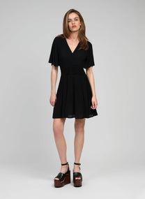 Vestito corto nero con scollo a V