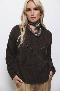 Maglione strutturato in maglia con girocollo