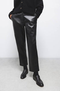 Pantaloni in finta pelle a vita elasticizzata