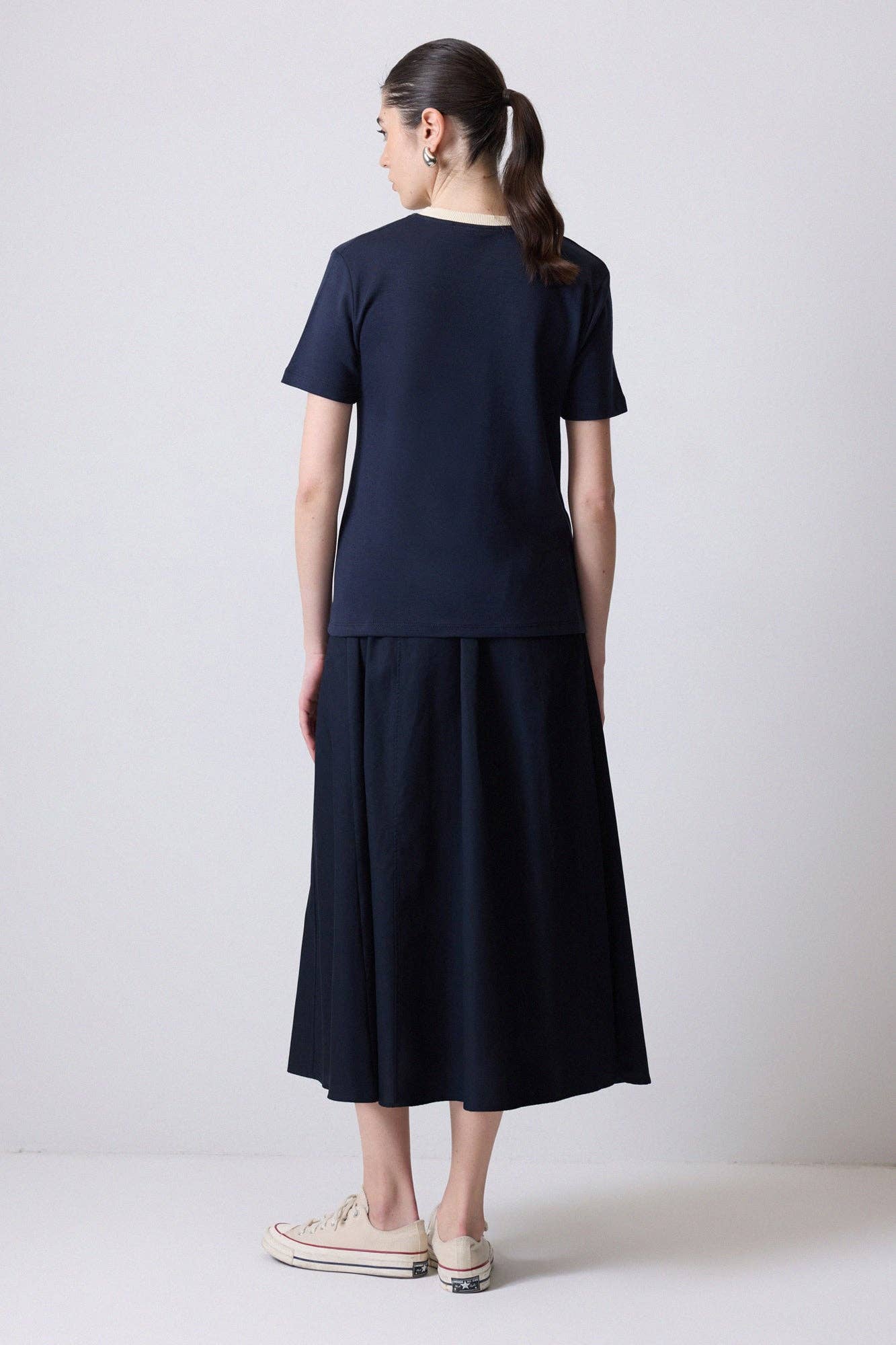 T-shirt donna in cotone con collo a costine blu navy