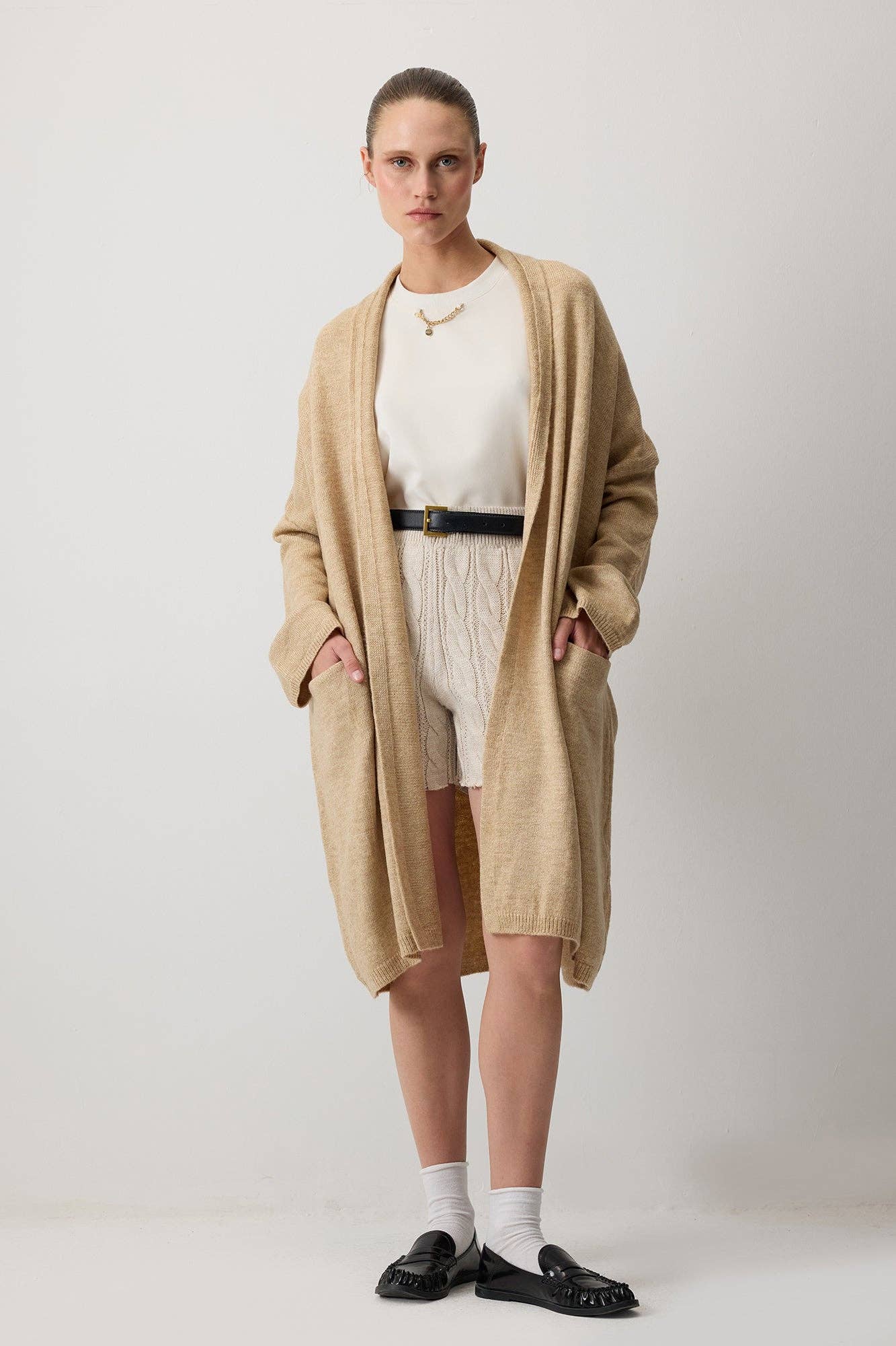 Cardigan oversize in maglia con tasche