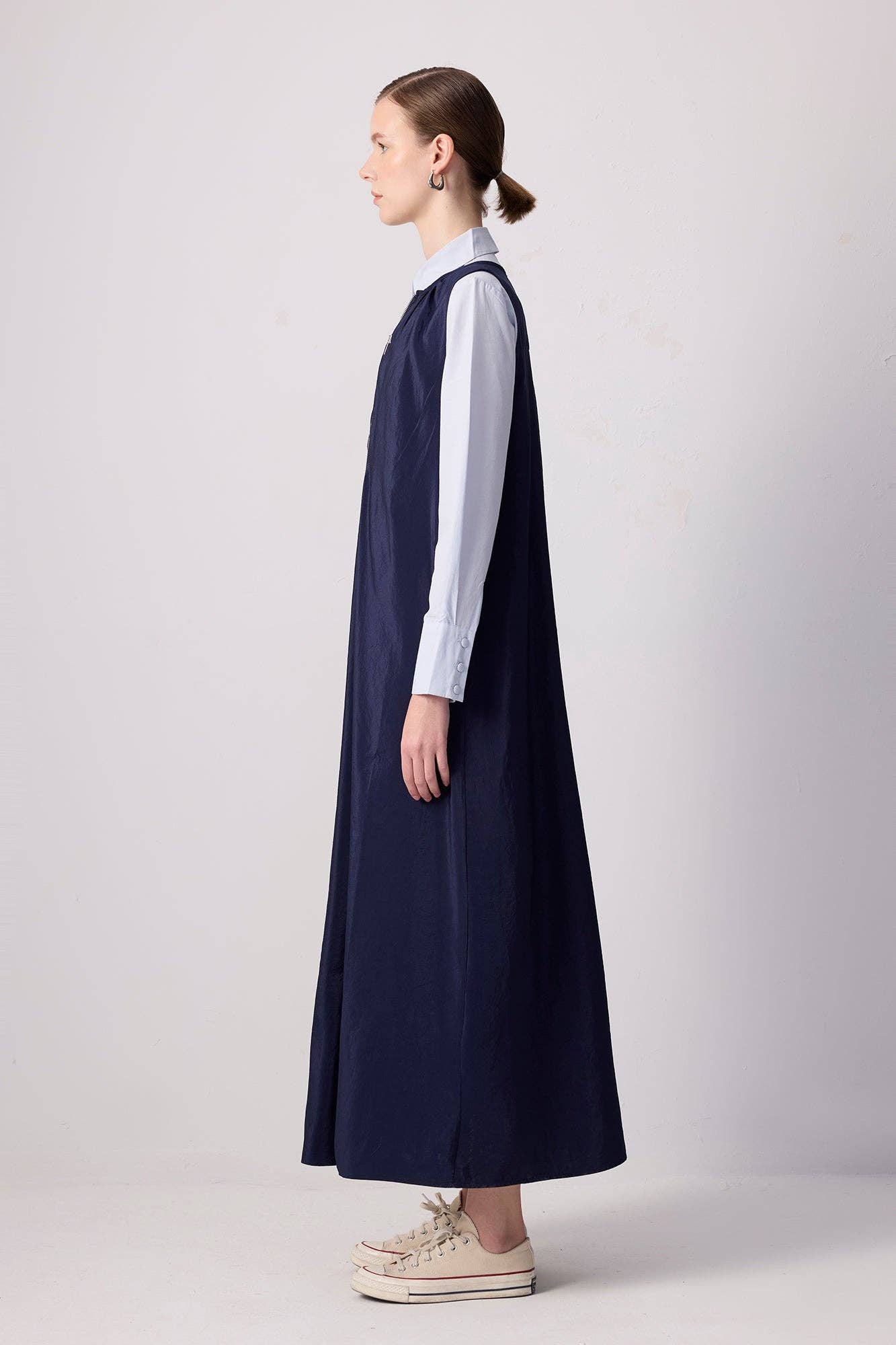 Abito lungo smanicato con zip
