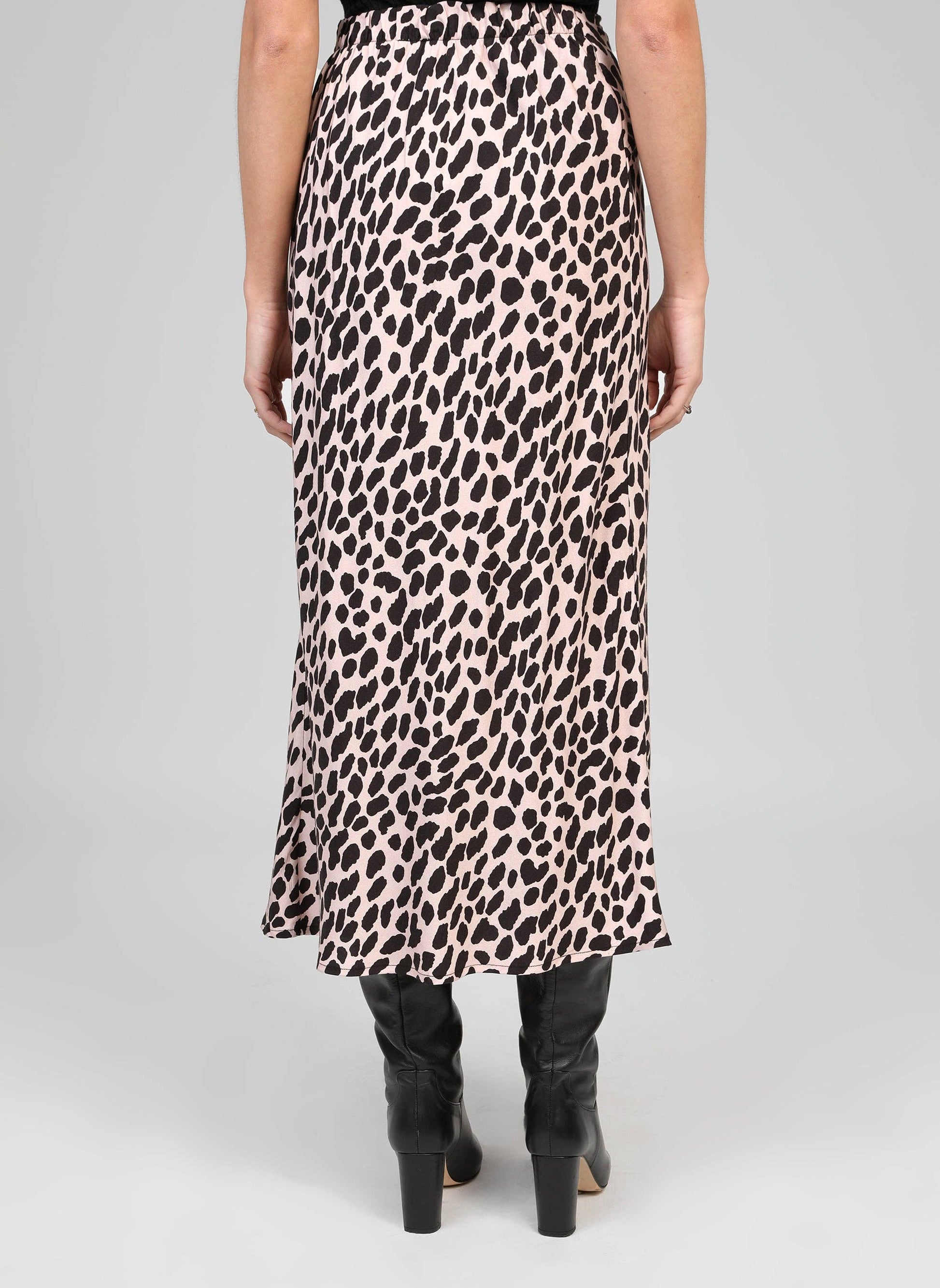 Gonna lunga animalier beige con bottoni dorati