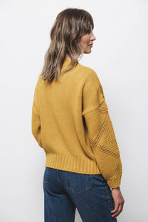 Maglione strutturato in maglia con girocollo