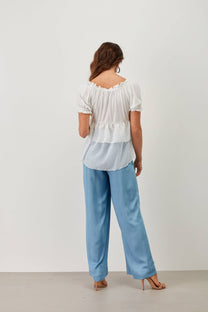 Blusa a balze bicolor con scollo elasticizzato