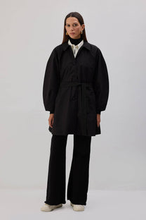 Trench corto con cintura