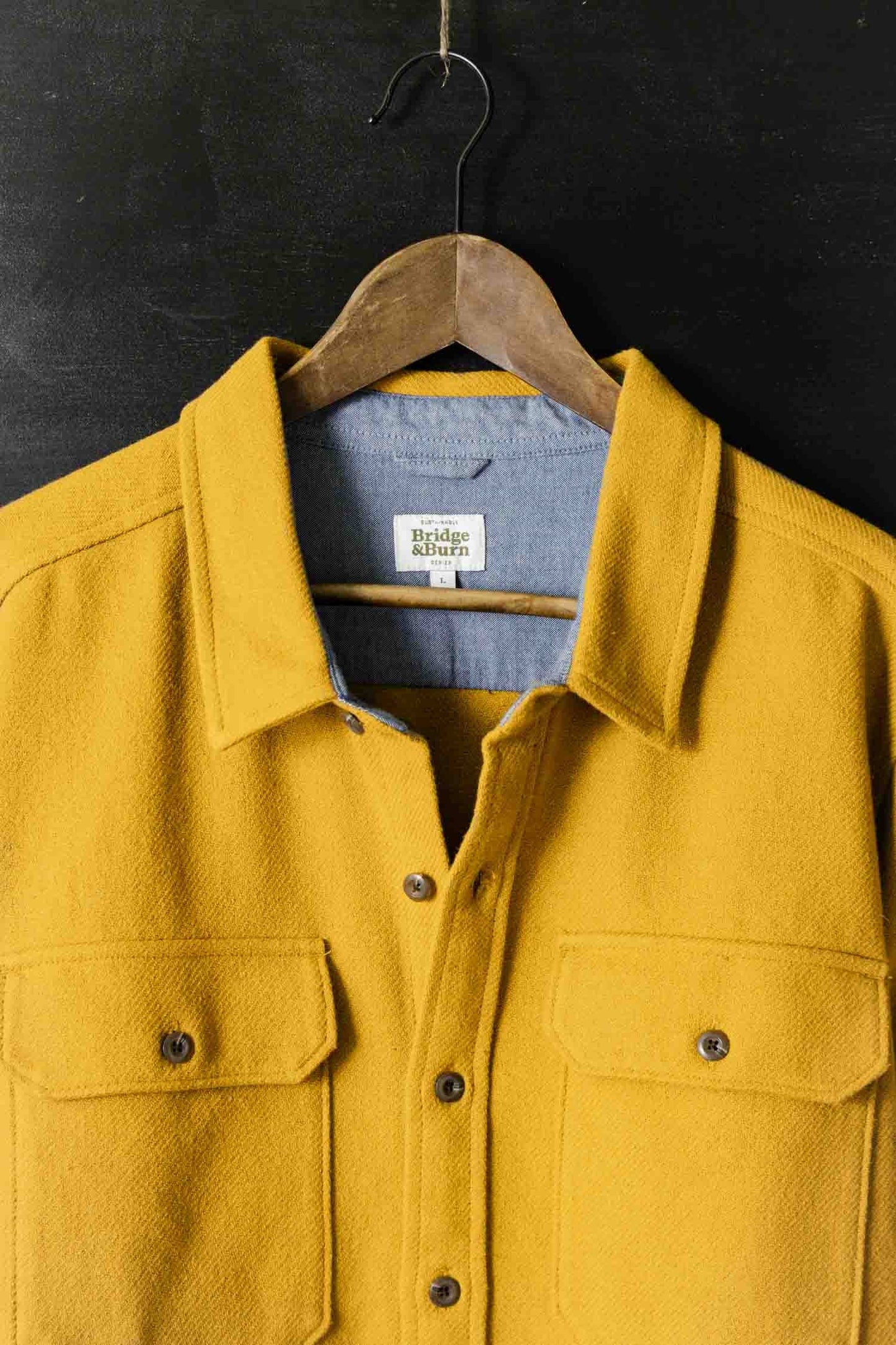 Overshirt in twill riciclato color oro antico