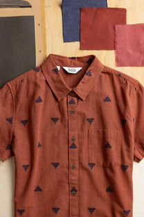Camicia a maniche corte Lana con motivo piramidi color ruggine