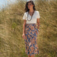 Abito midi con scollo a V e gonna floreale con cintura