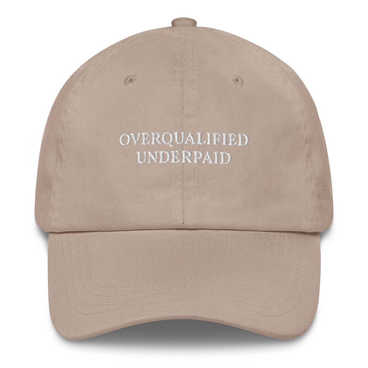Cappellino da baseball ricamato “Overqualified Underpaid”