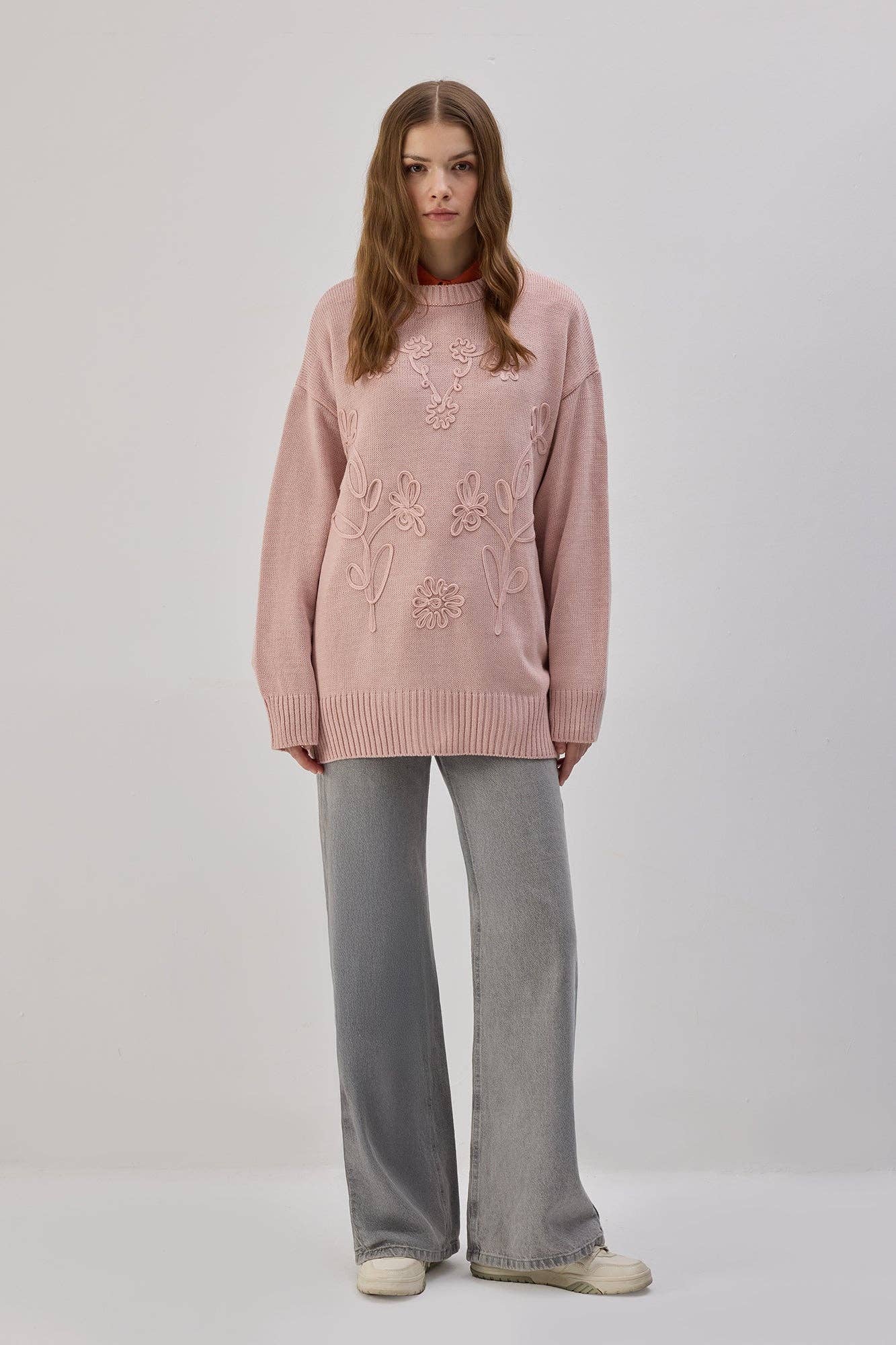 Tunica in maglia con ricamo floreale