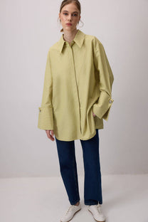 Camicia a righe con polsini ampi
