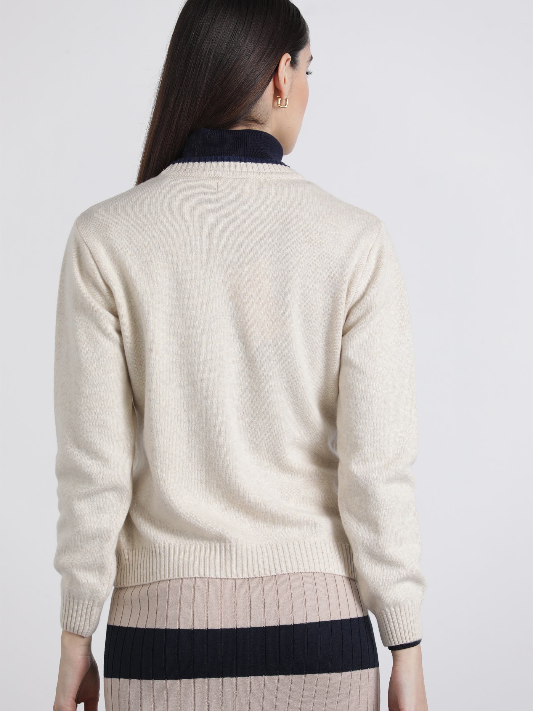 Maglione in lana e cashmere con logo ricamato
