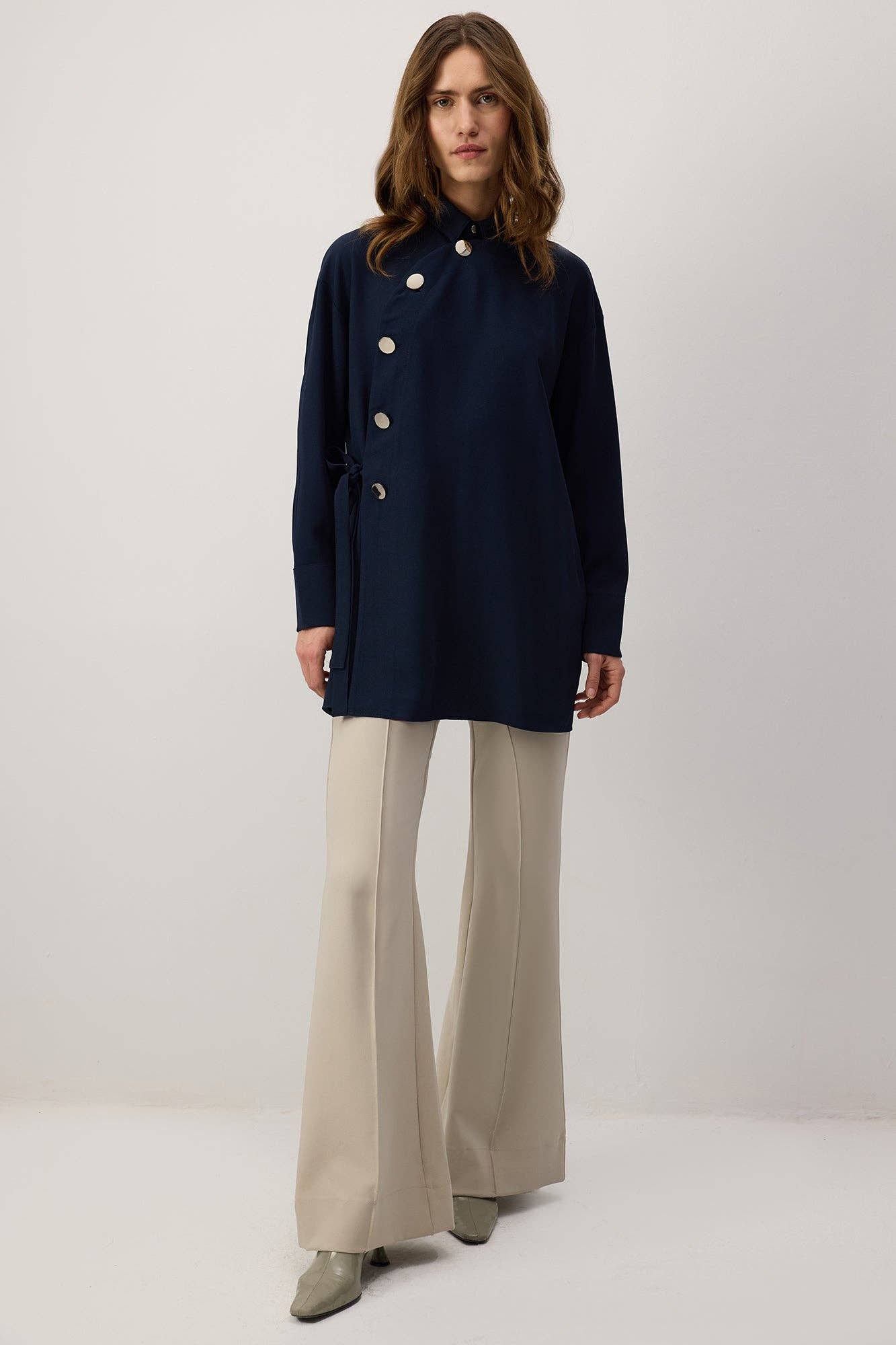 Camicia asimmetrica in crêpe