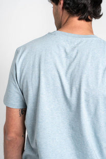 T-shirt blu in cotone biologico con stampa minimal