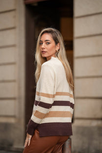Maglia a righe in lana con collo alto