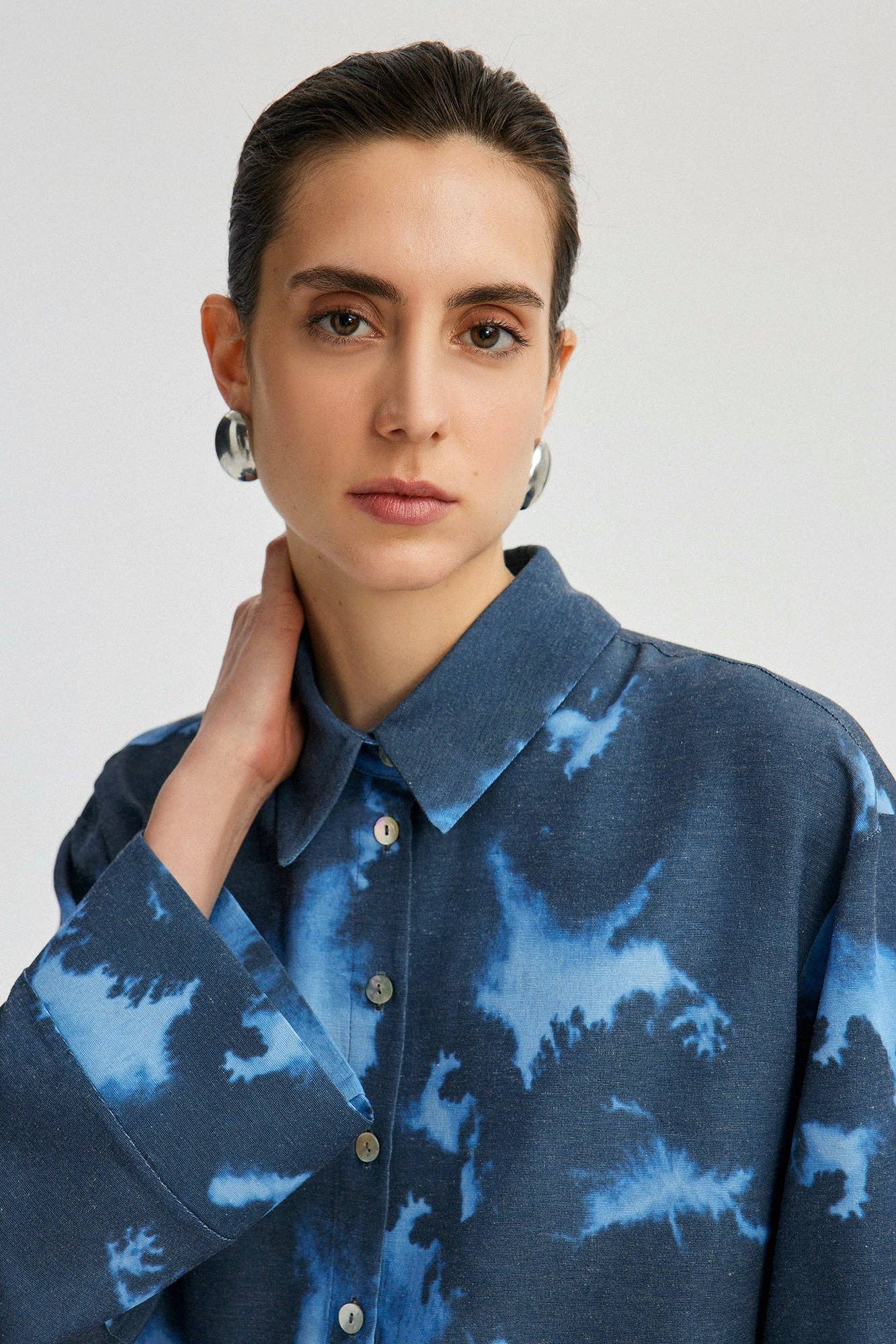 Camicia tie-dye in lino testurizzato