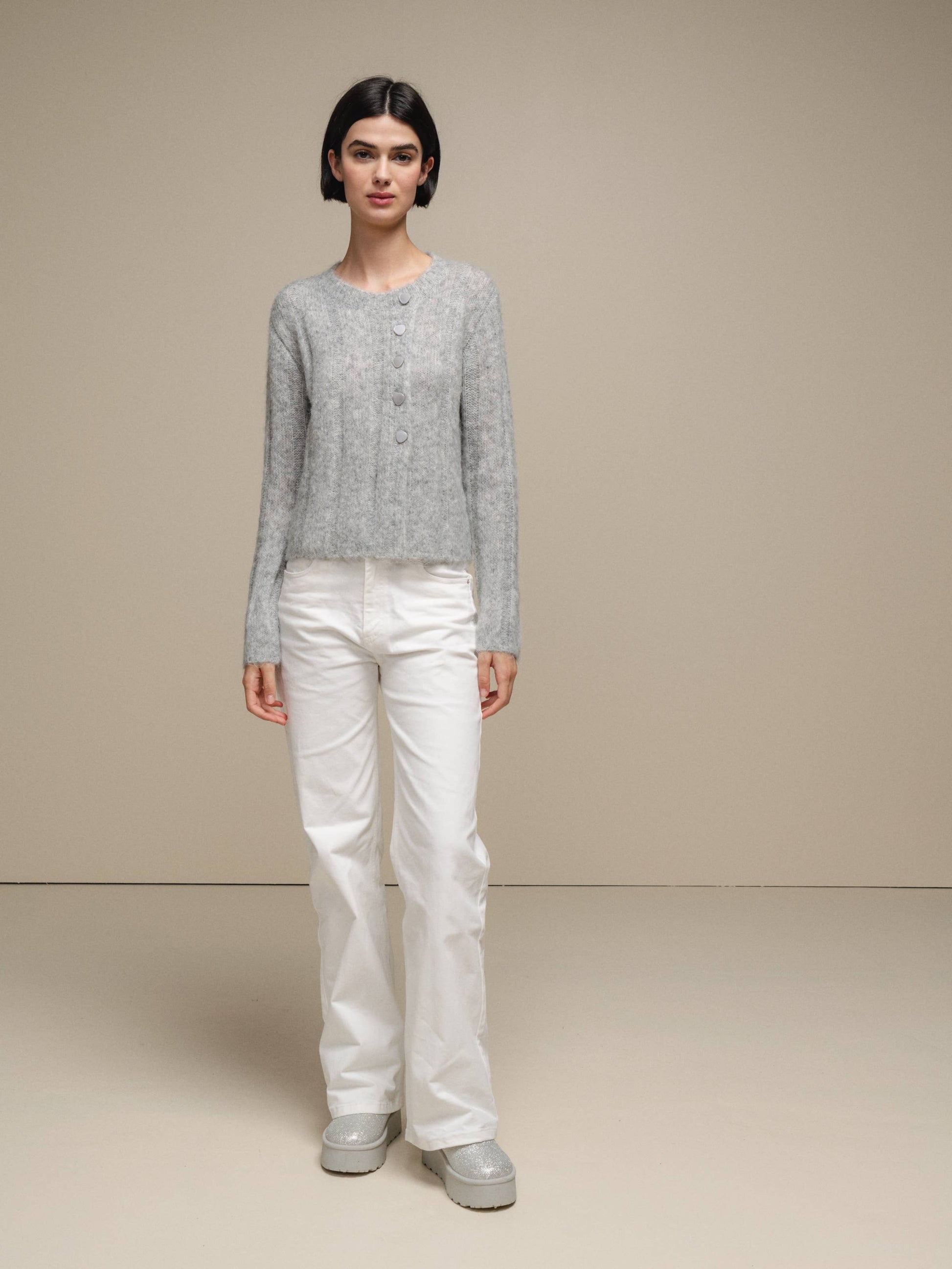 Cardigan in maglia morbida con bottoni