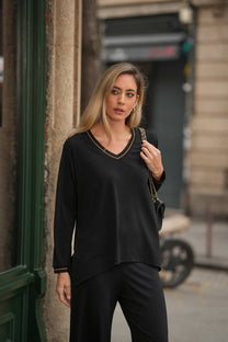 Maglia scollo a V con profili a contrasto