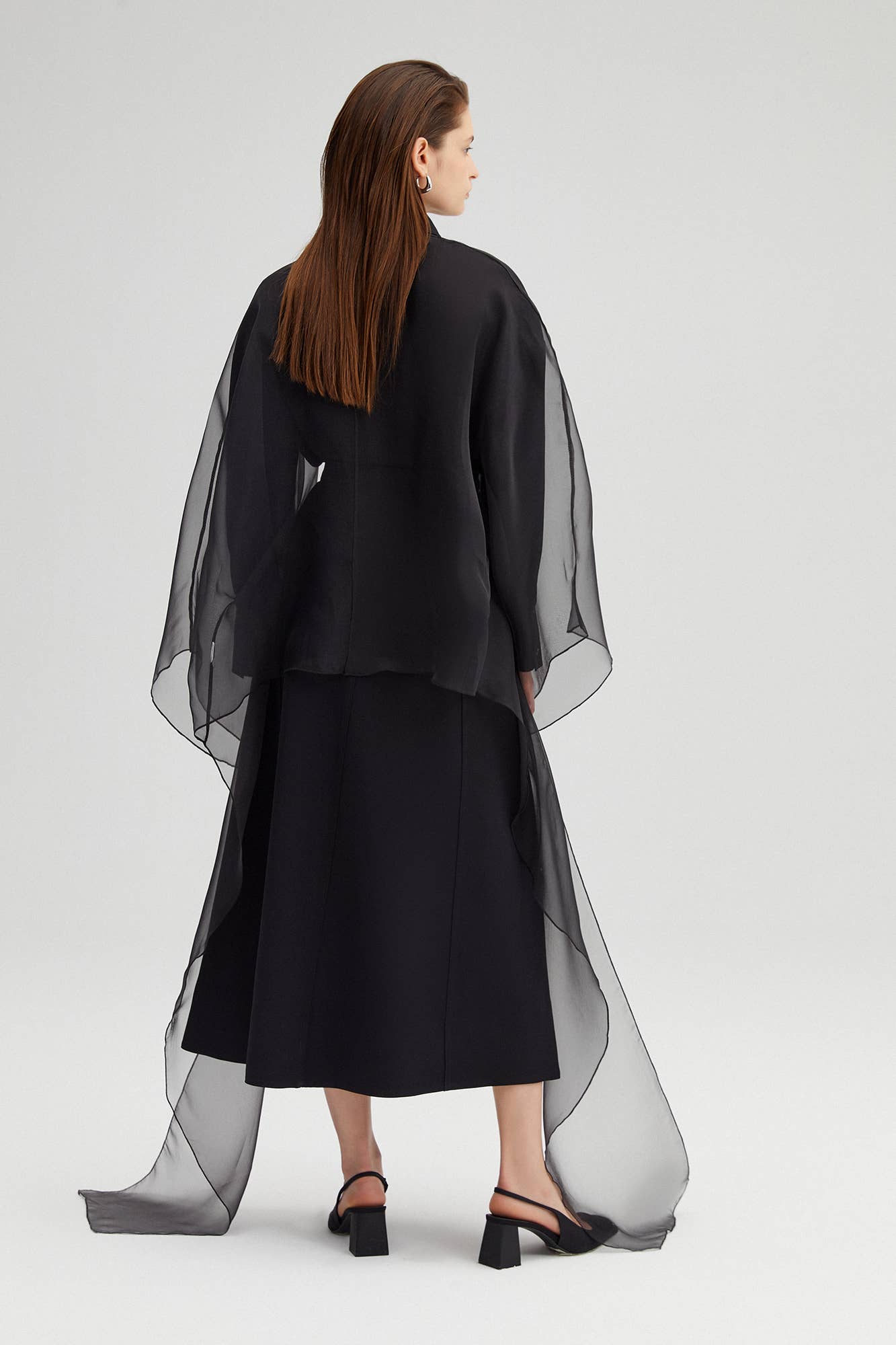 Giacca in organza nera con cintura