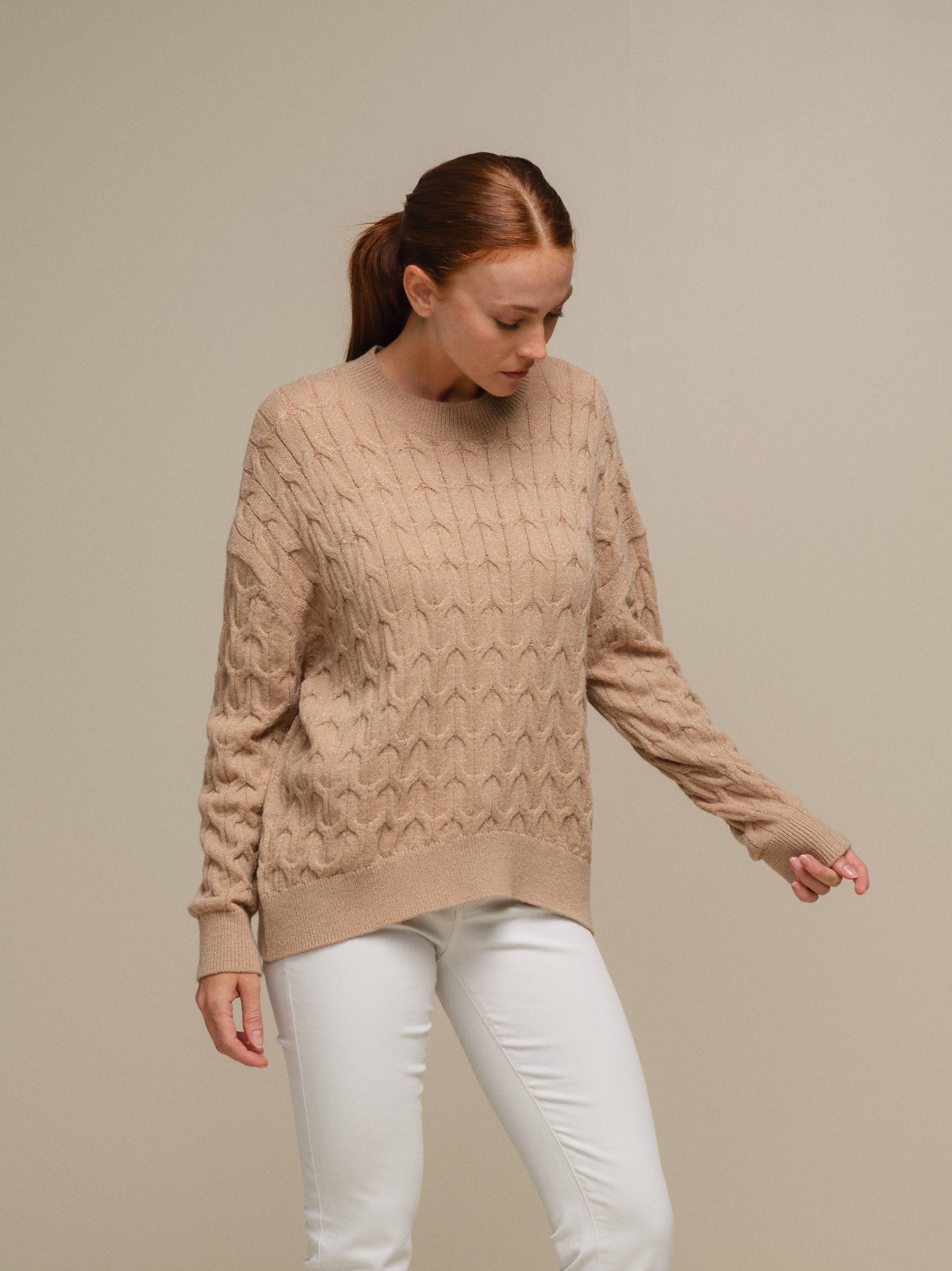 Maglione donna in maglia a trecce con filo luminoso