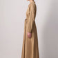 Abito lungo beige con collo zip e cintura
