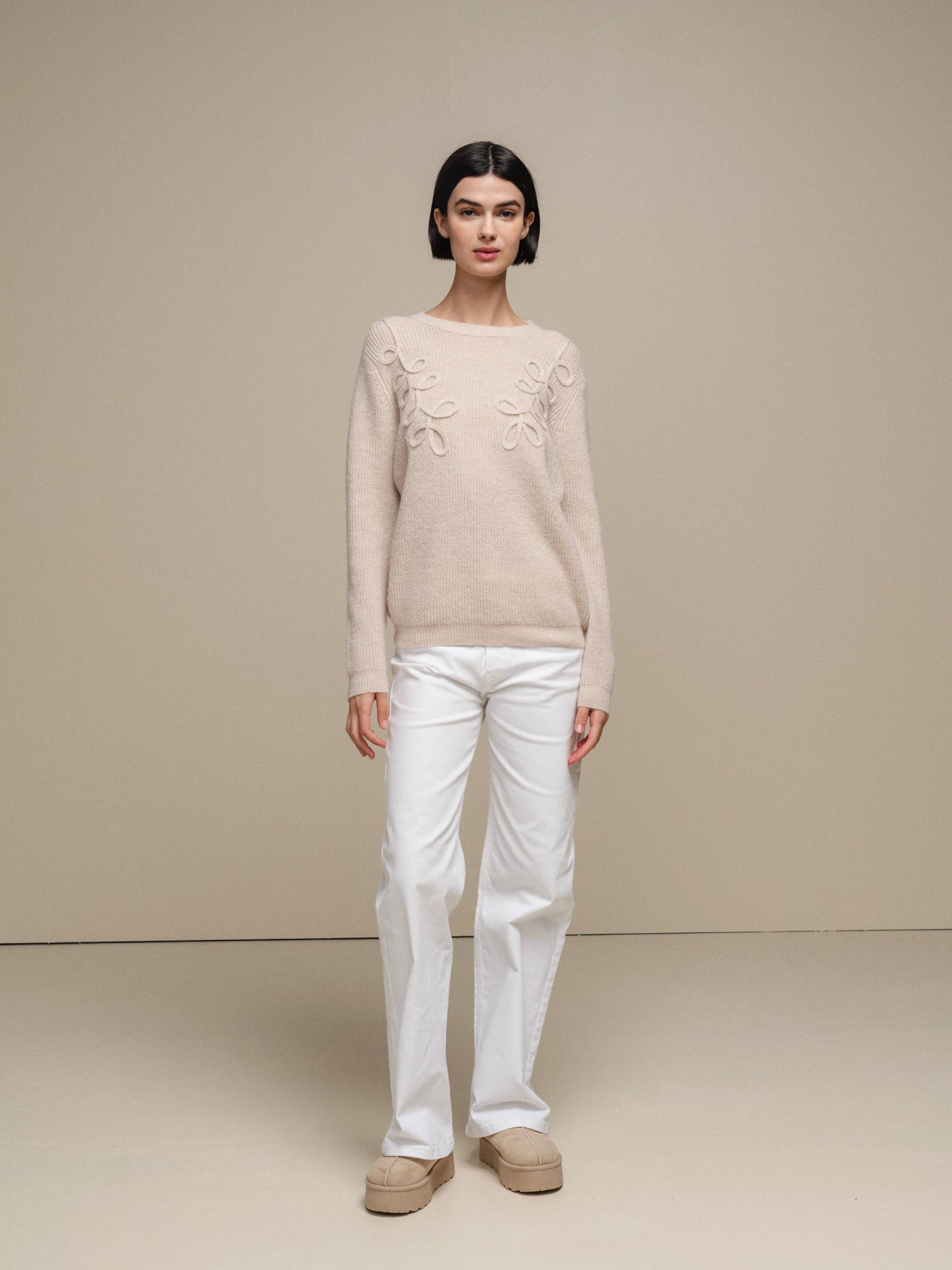 Maglione in maglia con applicazioni a foglia