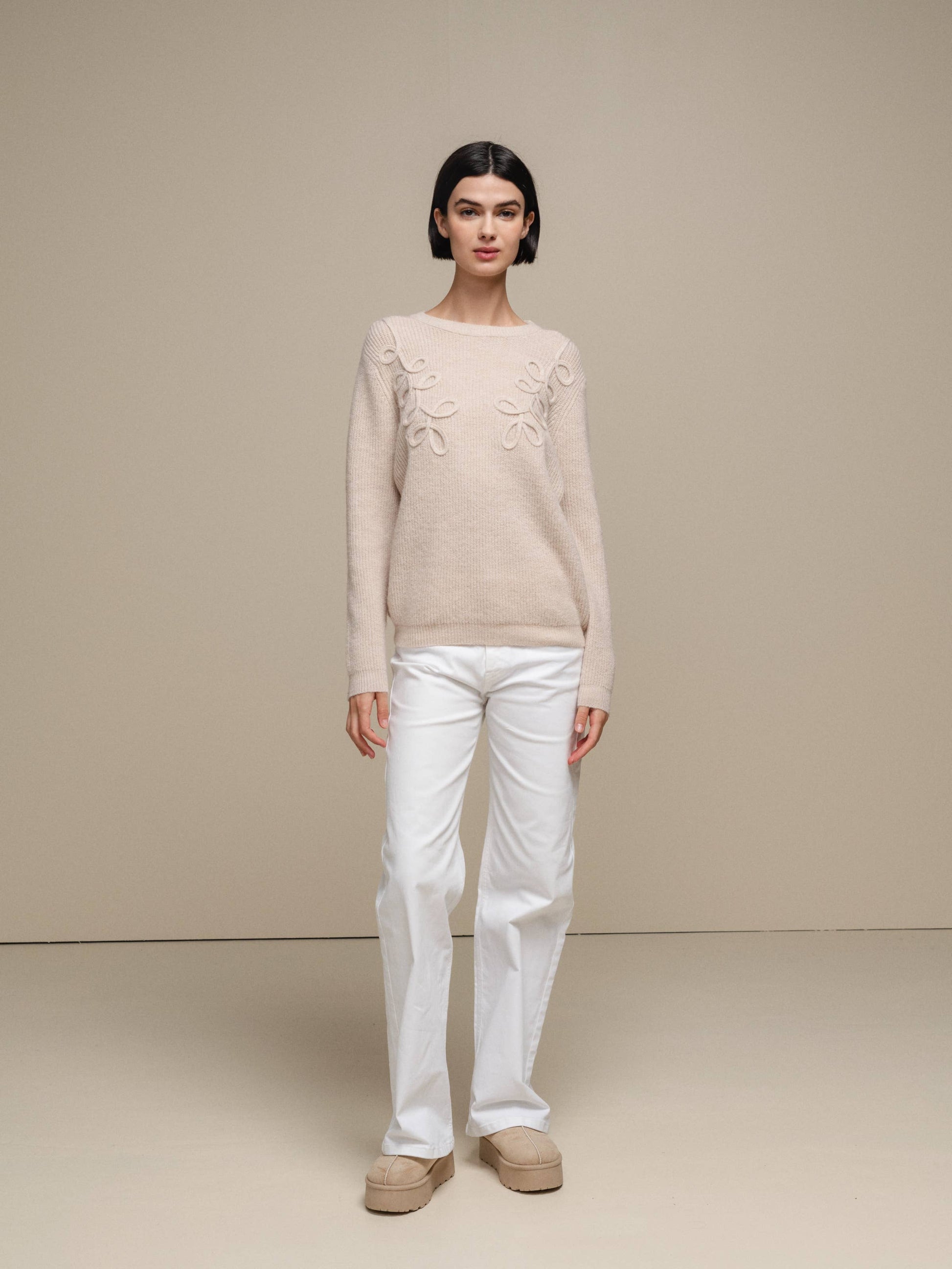 Maglione in maglia con applicazioni a foglia