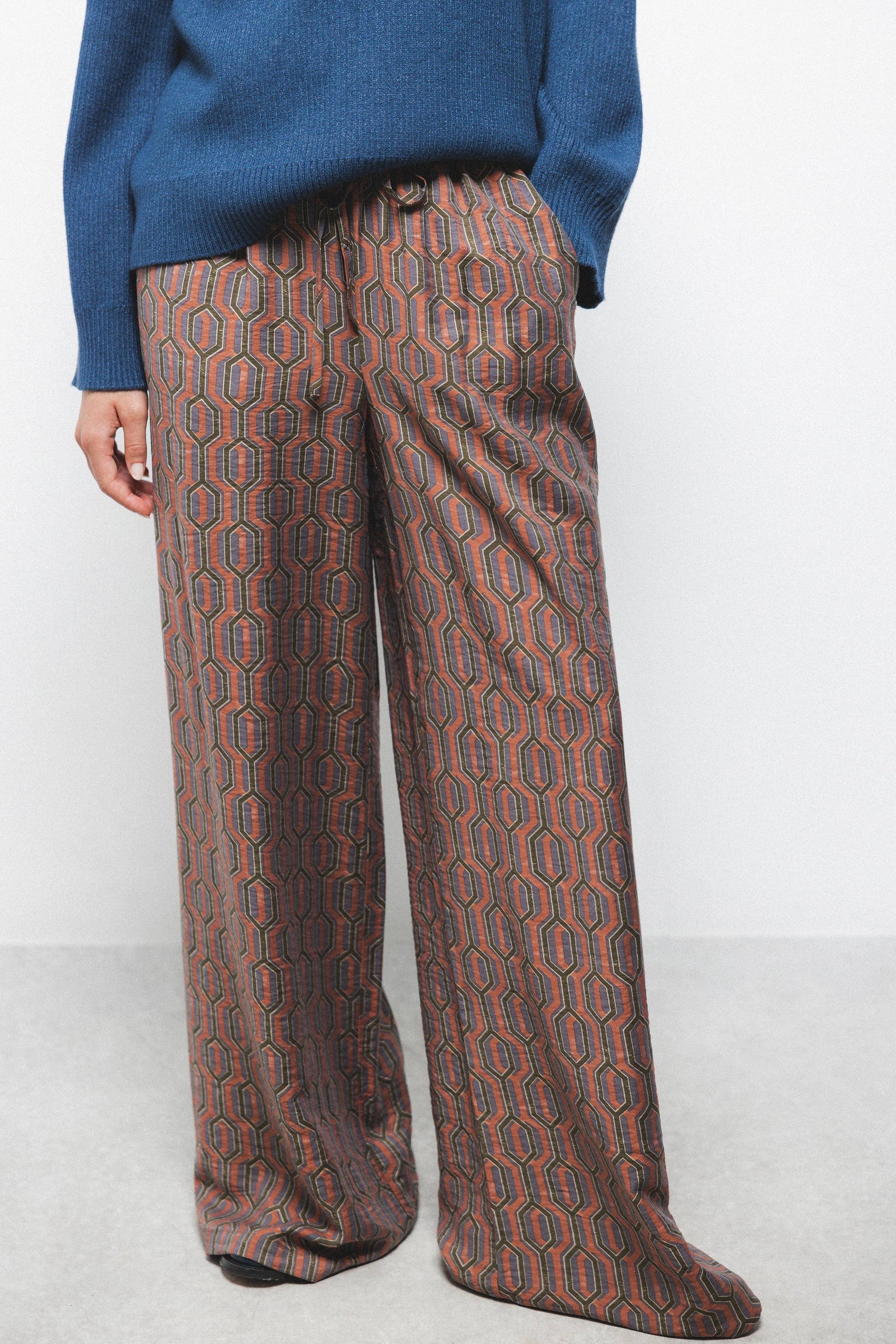 Pantaloni a gamba larga con stampa geometrica e coulisse
