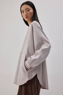 Tunica in crêpe oversize con tasche