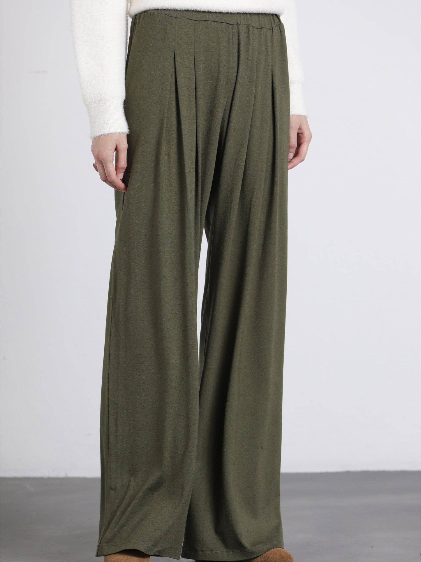 Pantaloni palazzo con pinces e vita elastica