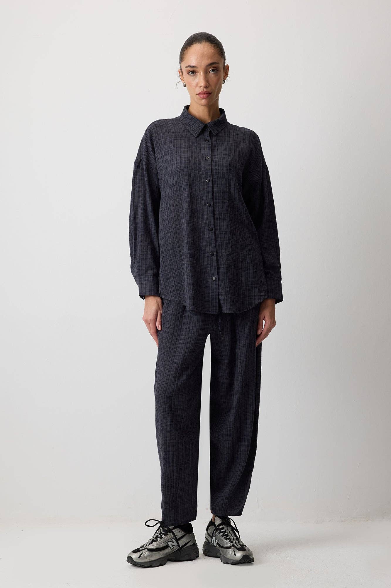 Completo donna camicia e pantaloni a quadri