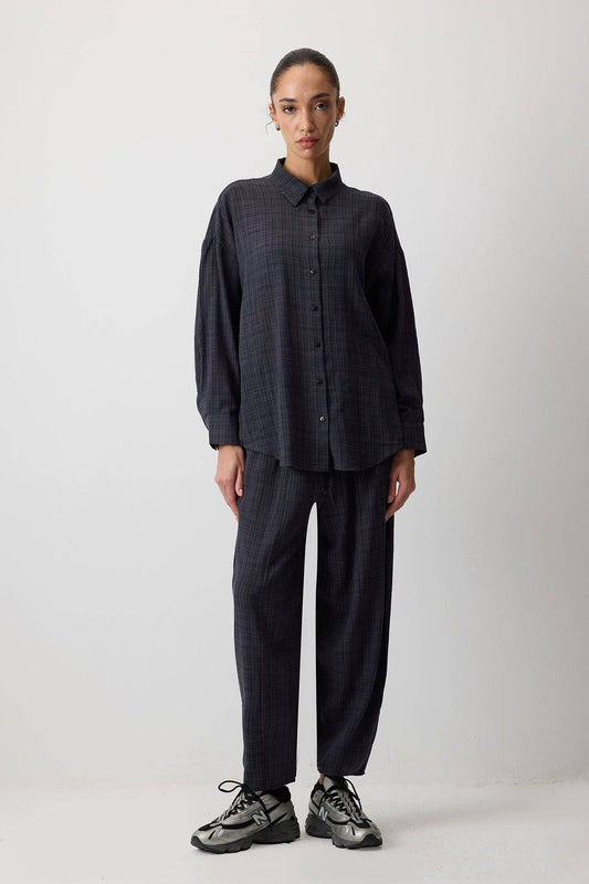 Completo donna camicia e pantaloni a quadri