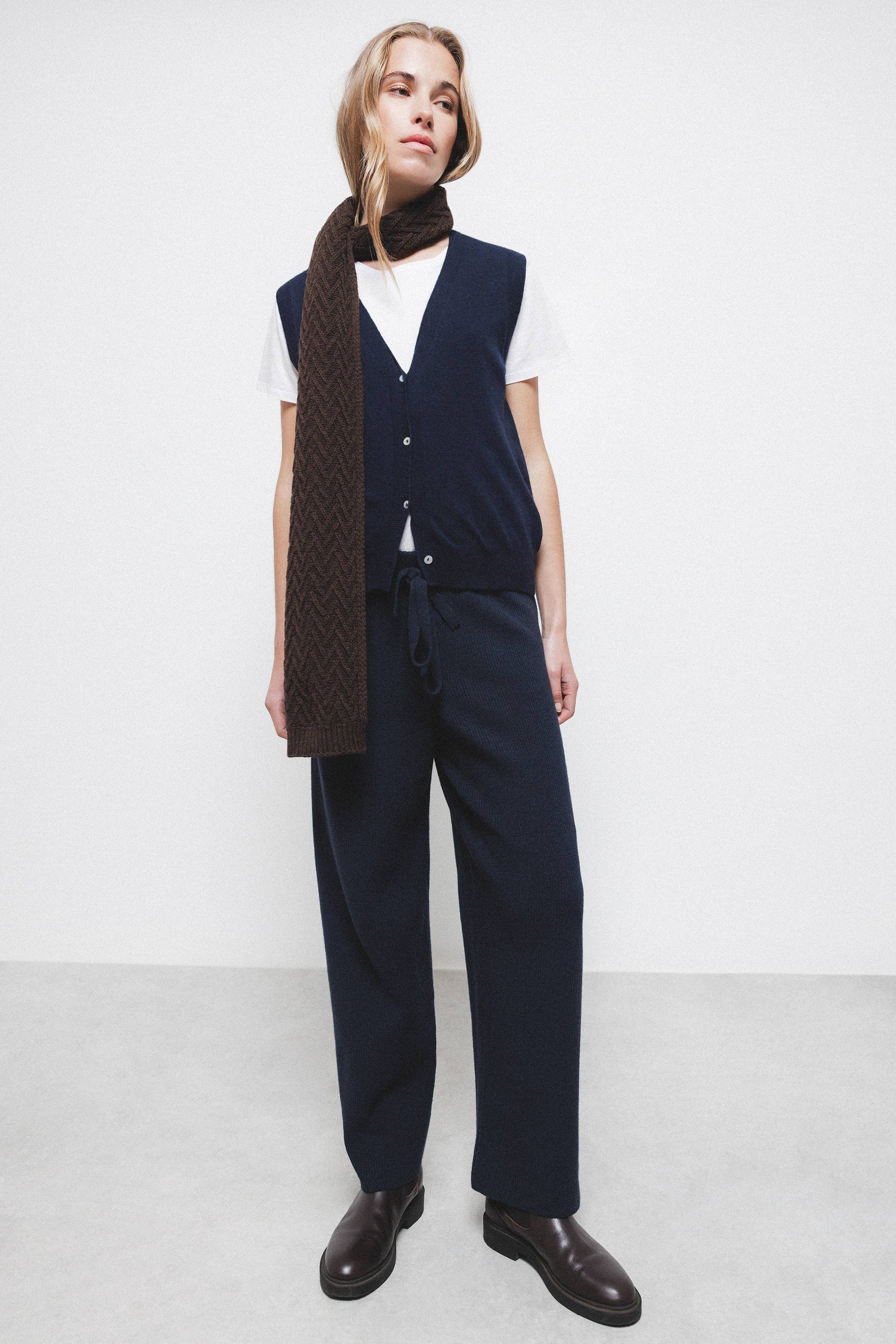 Pantaloni palazzo in maglia con vita elasticizzata