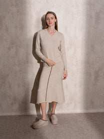 Maglione in maglia con scollo a V e profili a contrasto