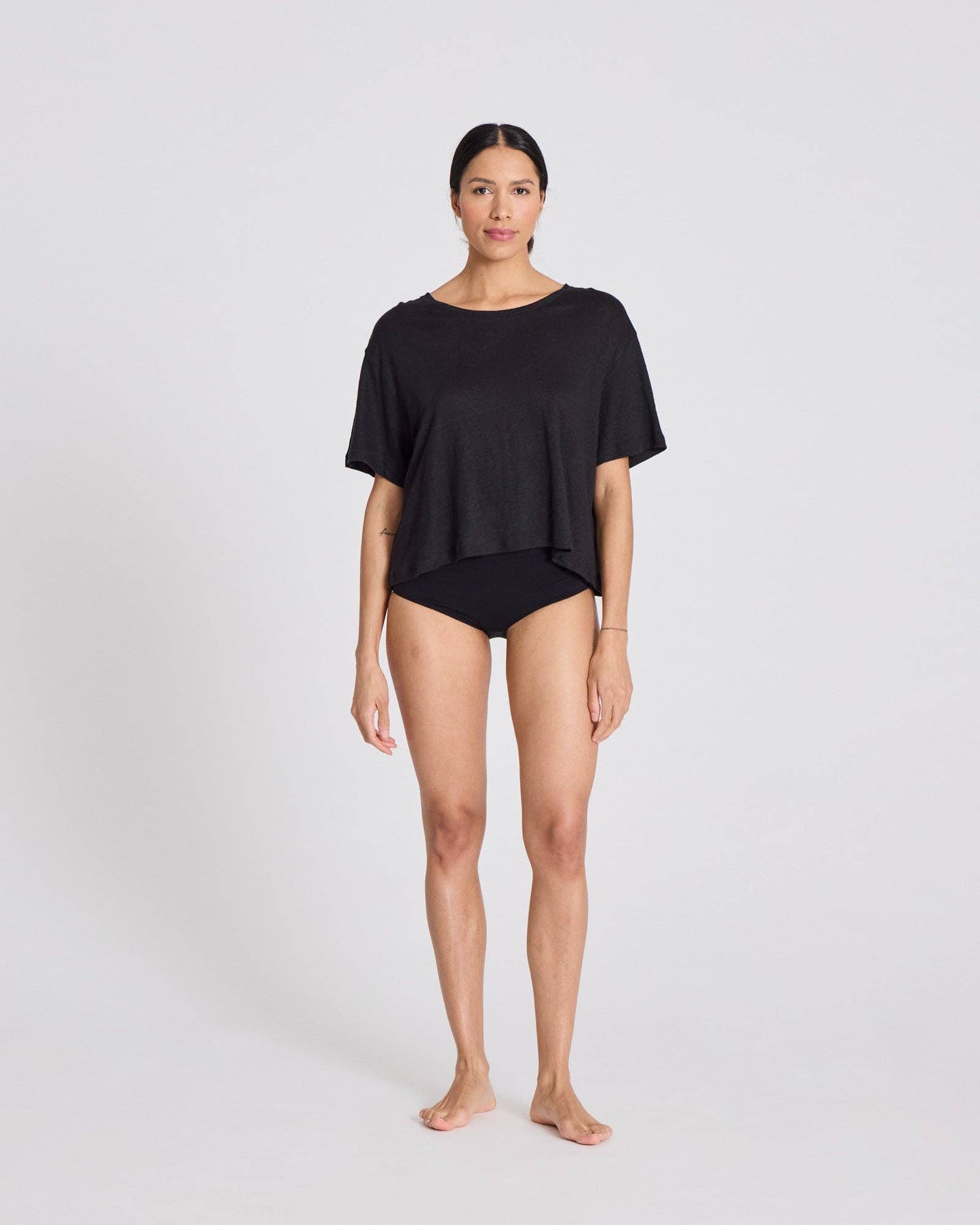 T-shirt in lino nera donna a girocollo