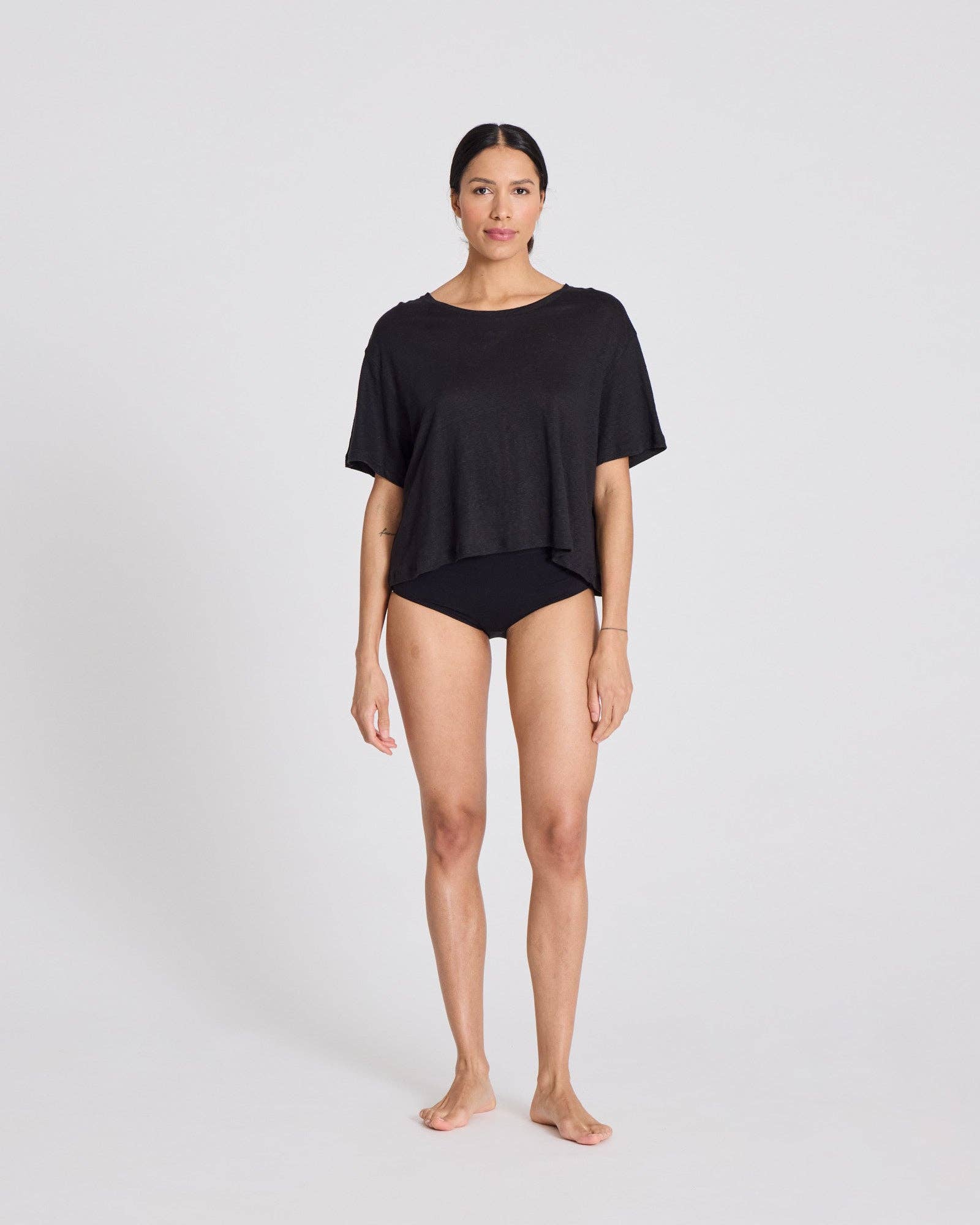 T-shirt in lino nera donna a girocollo