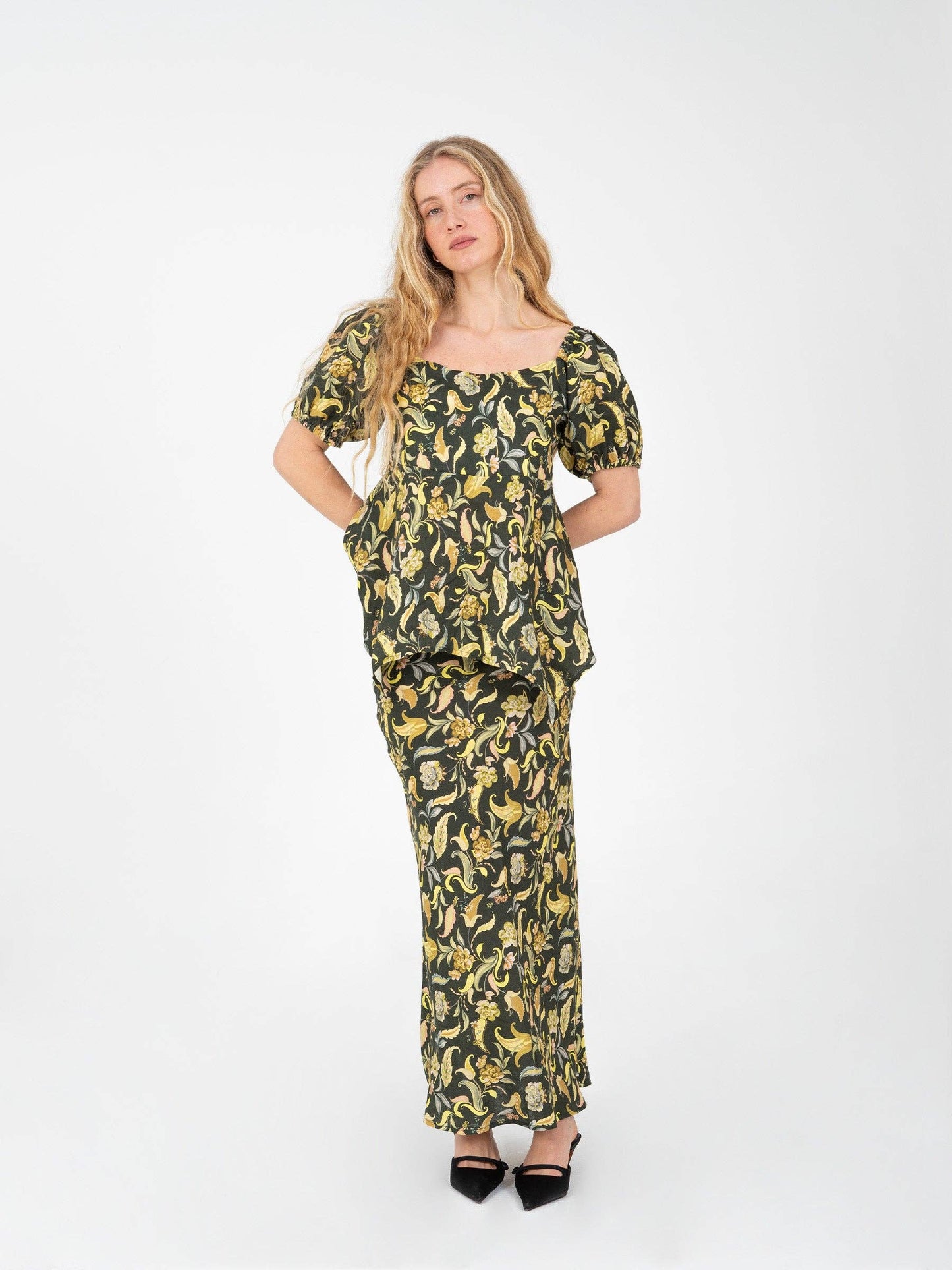 Gonna lunga floreale verde Enigma in lino