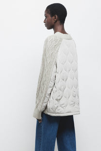 Maglione in maglia strutturata con retro imbottito