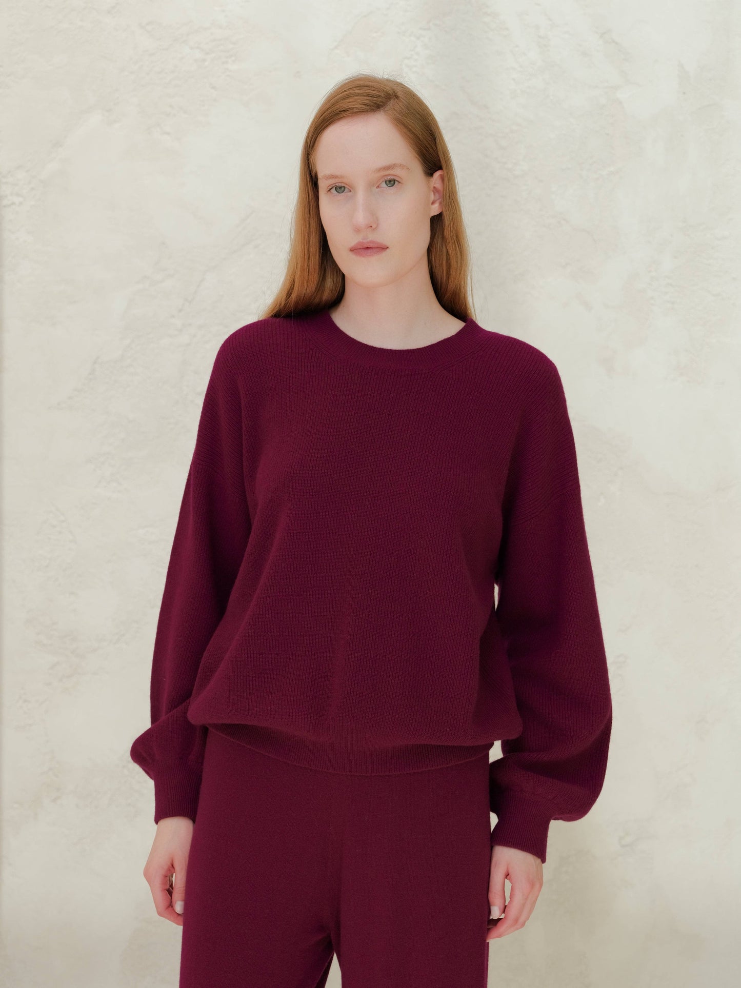 Maglione girocollo a costine in misto cashmere con maniche a palloncino