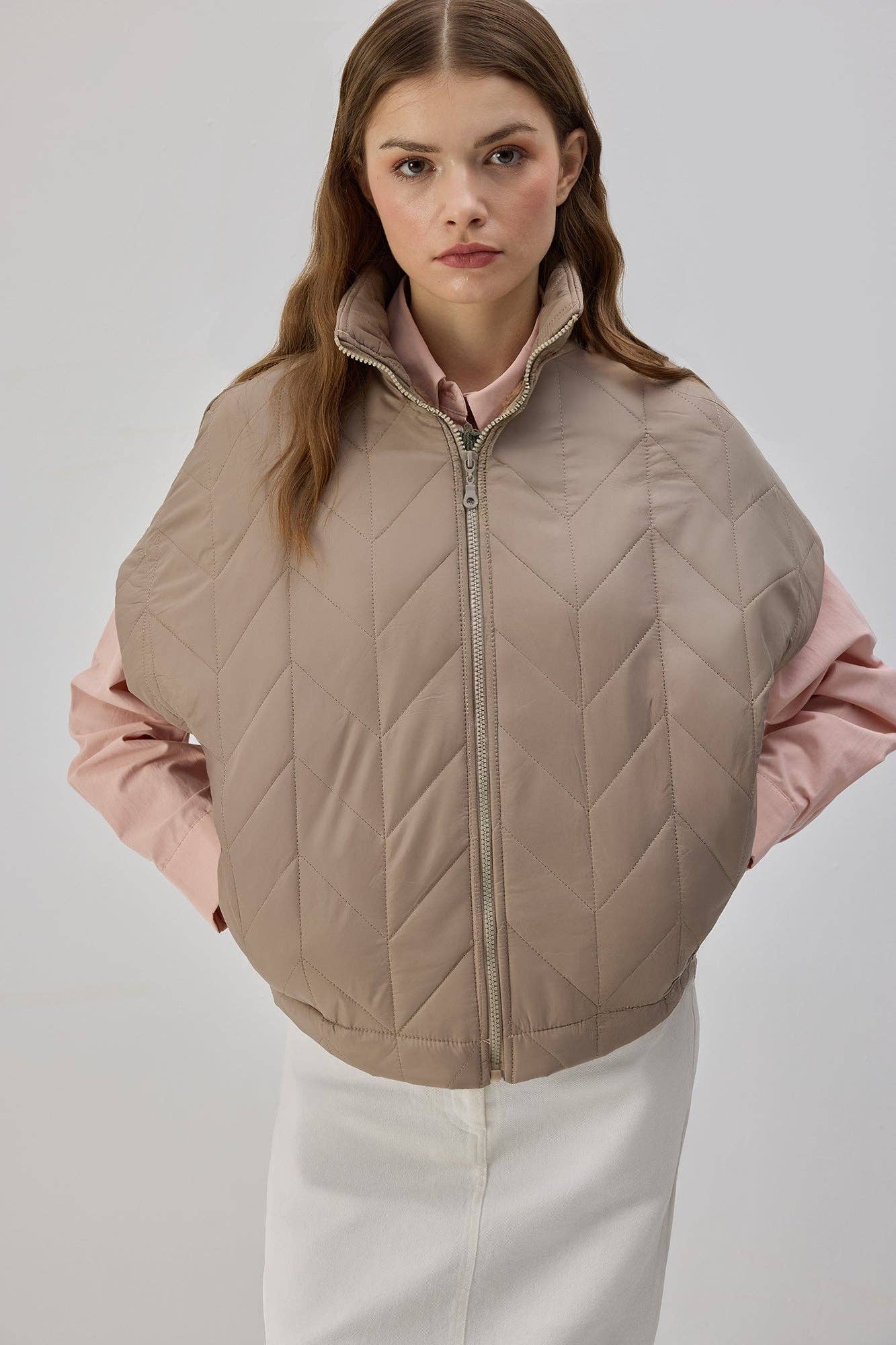Gilet trapuntato imbottito color visone da donna