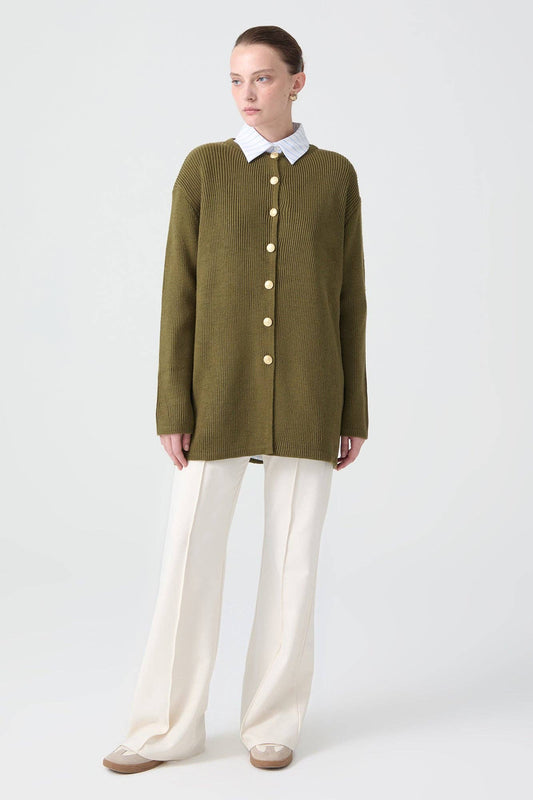 Cardigan lungo con bottoni