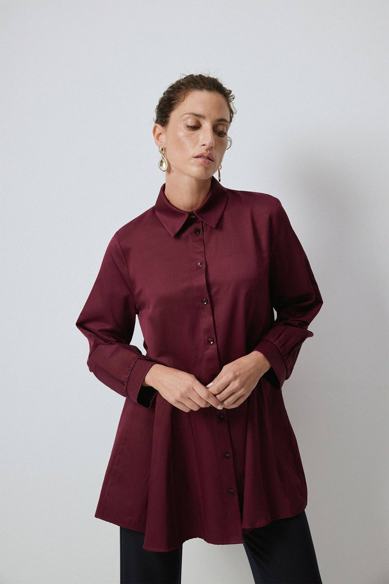 Camicia lunga con orlo a balze