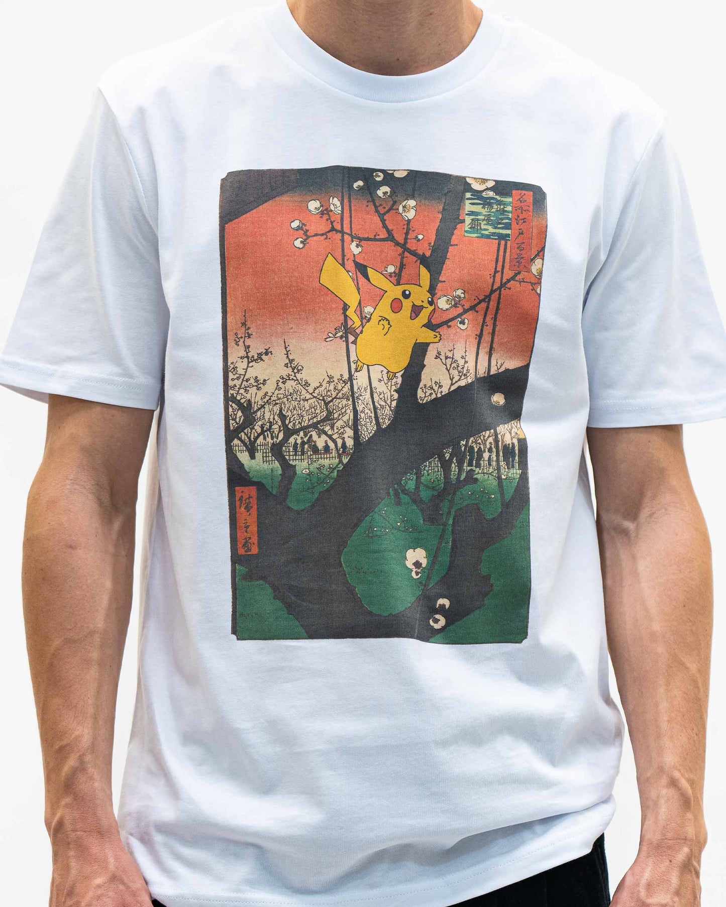 T-shirt kawaii bianca con stampa Pikachu