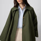 Trench corto in gabardine di cotone con maniche svasate