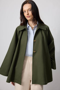 Trench corto in gabardine di cotone con maniche svasate