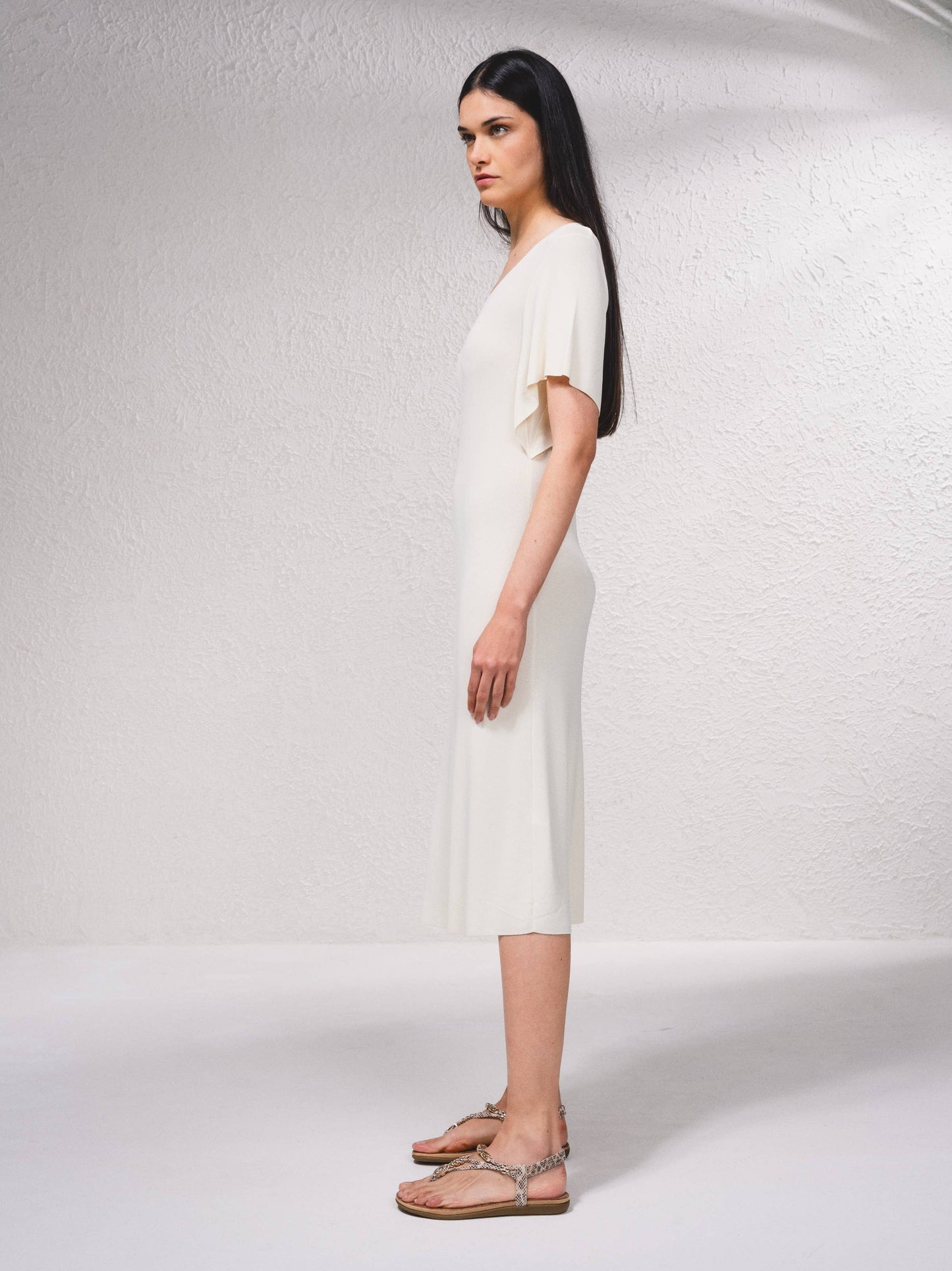 Abito midi in maglia a coste con maniche fluide
