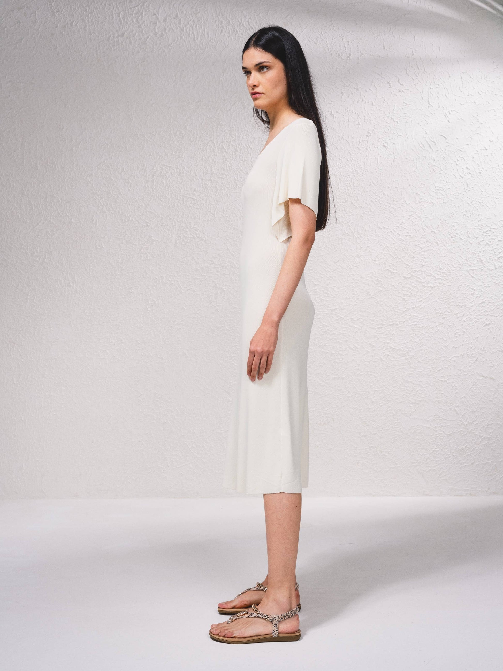 Abito midi in maglia a coste con maniche fluide