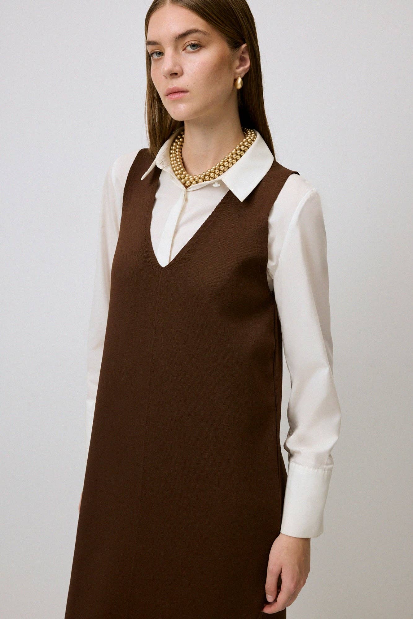 Abito gilet lungo in maglia marrone